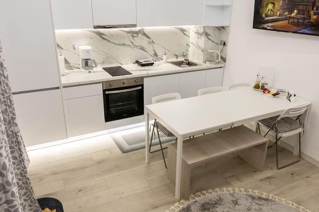 The Golden Home 1 Пирея Екстериор снимка