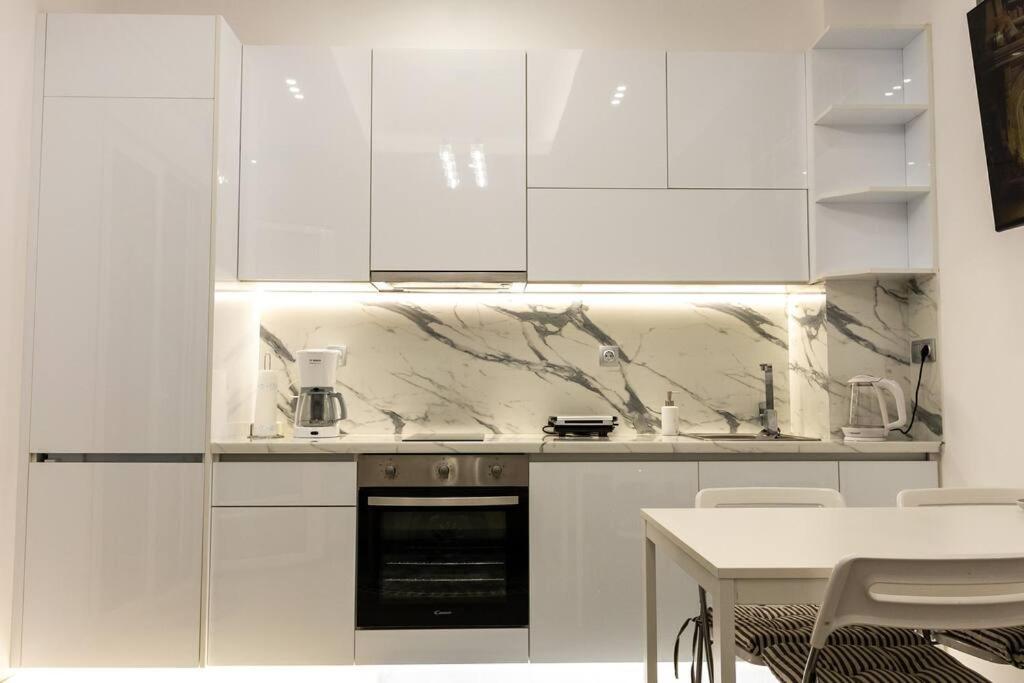 The Golden Home 1 Пирея Екстериор снимка