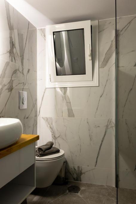 The Golden Home 1 Пирея Екстериор снимка