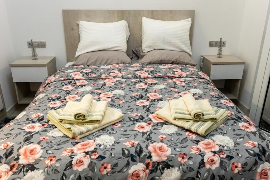 The Golden Home 1 Пирея Екстериор снимка